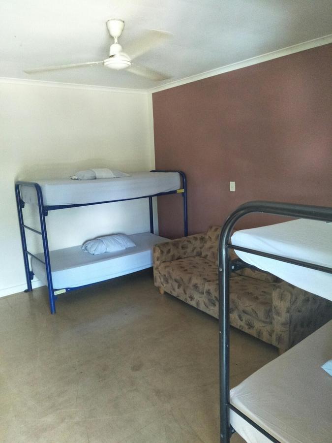 Palm Court Backpackers Hostel Katherine Exterior photo